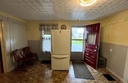 Littleton House | Cute 6-Bedroom Getaway in the heart of Littleton