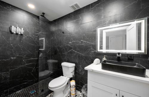 Houston Heights Apartment | Cute and Stylish 1BR Apt with Pool & Free Park