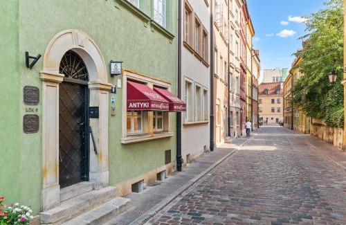 Old Town Apartment | Cute apartment in the historic old town of Warsaw