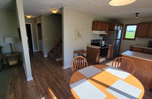 Macatawa House | Cute & cozy duplex "DuWest", Hollands south side, Ping pong & renovated May 2024