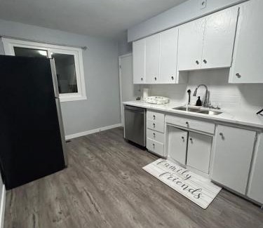 Highland Park Apartment | Cute Highland Park Entire Unit A