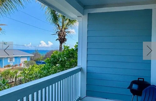 Rainbow Bay House | Cute & Quaint Take Ya Time Cottage