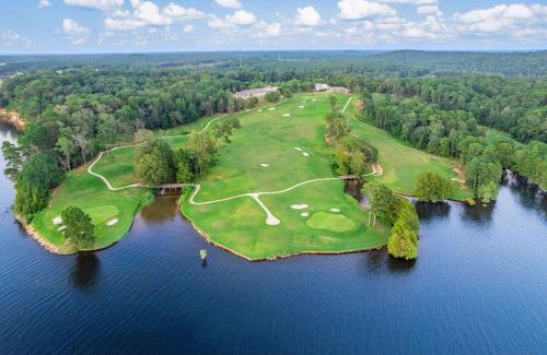 Negreet Hotel | Cypress Bend Resort, a Wyndham Hotel