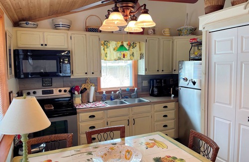 Chincoteague House | Cypress Cottage -Waterview-TOWN LINENS AND TOWELS/Beach Supplies Provided