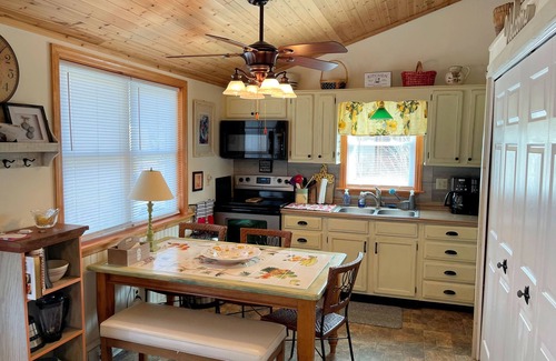 Chincoteague House | Cypress Cottage -Waterview-TOWN LINENS AND TOWELS/Beach Supplies Provided