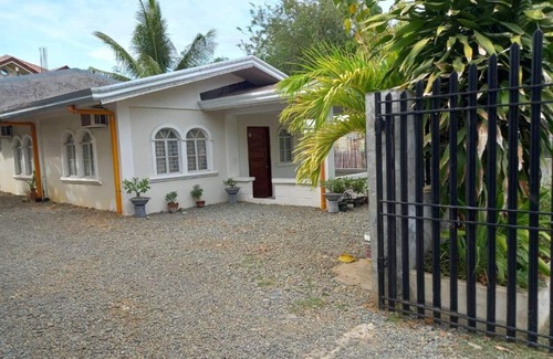 Lucap House | Czarina Transient House