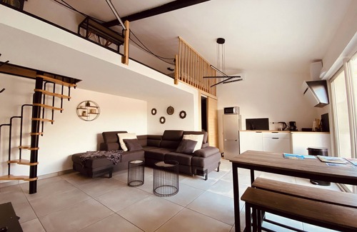 Istres Apartment | Dépendance Avec Jacuzzi, vue Panoramique sur Lanse du Ranquet et Plage à Pied !