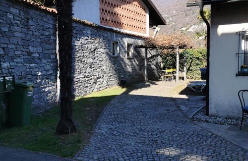 Tenero-Contra House | Dépendance mit pergola