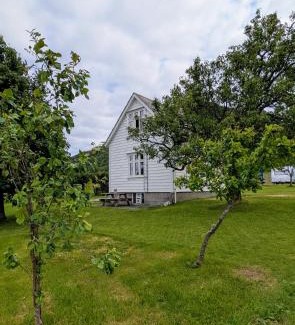 Uskedal Bed & Breakfast | Dønhaug Gjestegard