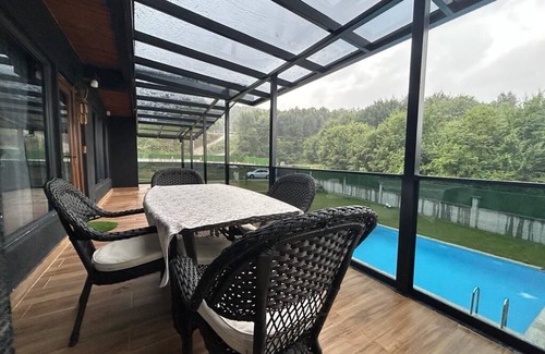 Sapanca House | Dağ manzaralı sessiz ve sakin aileler için ideal havuzlu Villa Bungalov