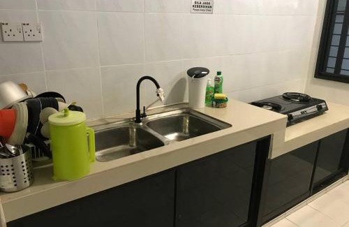 Lutong House | Dahlia Homestay (Wi-Fi & Netflix)