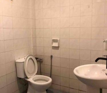 Lutong House | Dahlia Homestay (Wi-Fi & Netflix)