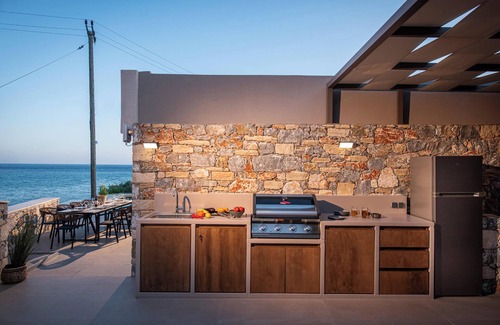 Polirizos Villa | Daily Cleaning,Beachfront & Cretan Meals by etouri