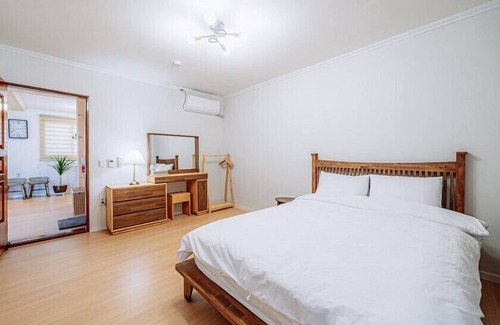 Chuncheon House | dal geulim goun