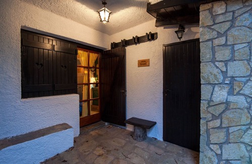 Eptalofos Ski Chalet | Dandy Villas Agoriani - Chalet Ivoni - Fireplace - Up to 4 people