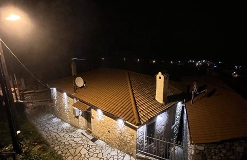 Raftis House | Dandy Villas Dimitsana a family home in a quaint historic neighborhood