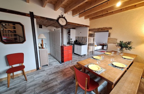 Bourbon-l'Archambault House | Dans le Parc d' une Villa Belle Epoque Appartement Atypique Avec sa Serre!