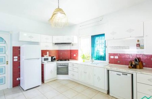 Rafraf House | Dar Barsha: Beach front white sand and happiness