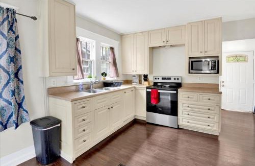 Birmingham House | Darling in the Druid Hills-15 min to Airport