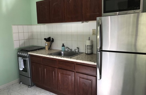 South Coast Apartment | Darling Palms Tree House: Beachside Studio Oasis