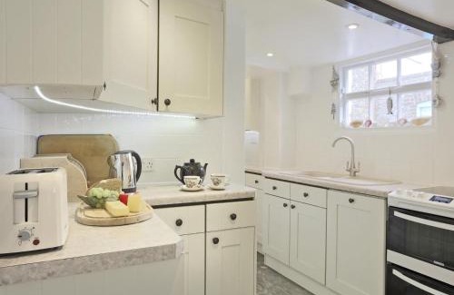 Aldeburgh House | Dart Cottage