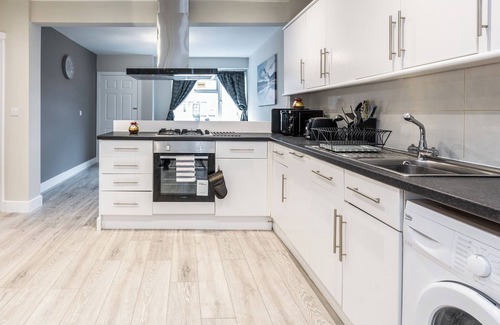 Little Holland House | Dartford DA1 - Attractive 2 Bed 2 Bath En-Suite Bungalow -