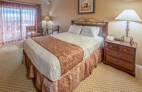 Genoa Condo | David Walley's Resort, studio unit, Sunday check-in