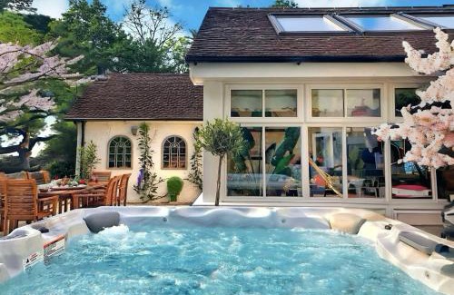 Broad Oak Villa | Daweswood Guest Suite - Luxury retreat with optional hot tub