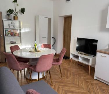 Nowa Ruda Apartment | Dawna Mleczarnia Apartamenty SOSNOWY