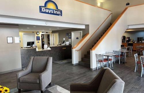 Hays Hotel | Days Inn by Wyndham Hays