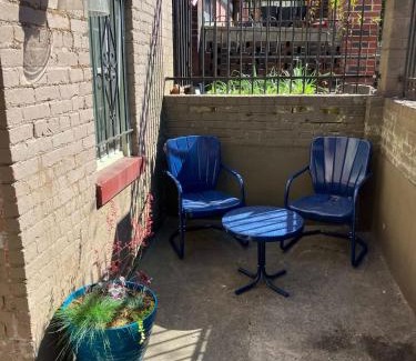 Near Northeast Apartment | DC Beckons Darling Apt Sleeps 4