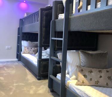 Nantgarw House | De Courceys Manor Suites & Cottages