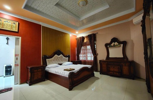 North Cirebon House | De Hanami Homestay Setrayasa