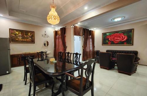 North Cirebon House | De Hanami Homestay Setrayasa