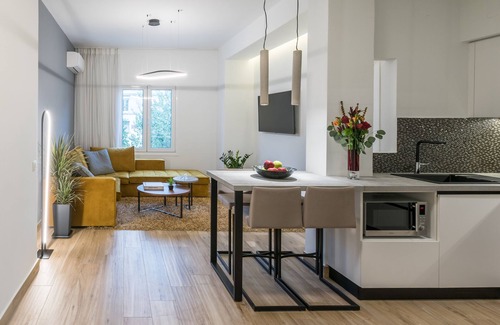 Athens City Centre Apartment | De Minimis - a Chic 3BR Downtown Apartment by JJ Hospitality-