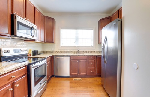 Northeast House | Deanwood Townhome Oasis