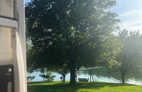 Dandridge House | DearBear Landing in the Smokies - Lakefront - Fish-Kayak - near Dollywood !