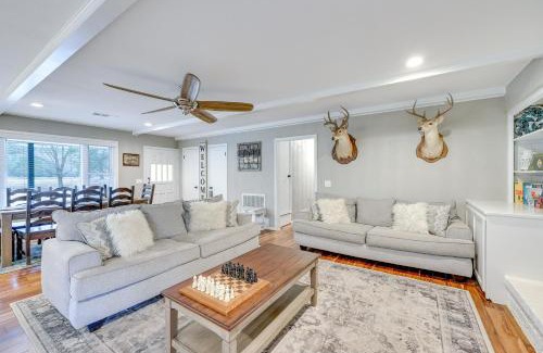 Hodgen House | Deck and Views Spacious Lake House Escape