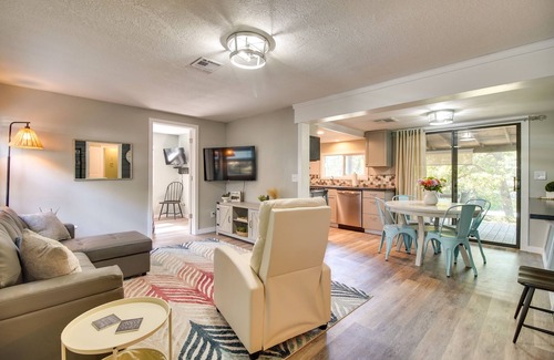 Grove Cabin | Deck + Dock Access: Lakefront Grove Cabin!