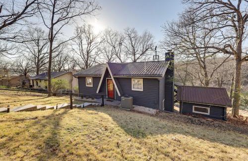 Jay House | Deck, Fire Pit and Grill Lakefront Oklahoma Abode