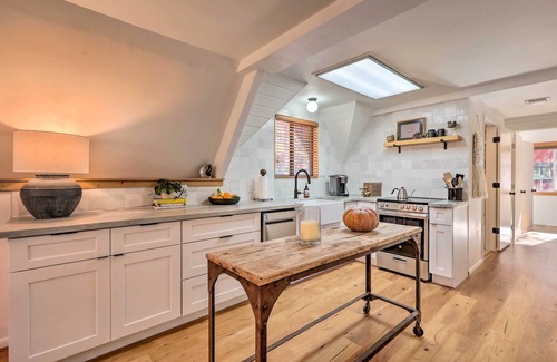 Munds Park Cabin | Deck & Forest Views: Munds Park A-Frame Cabin