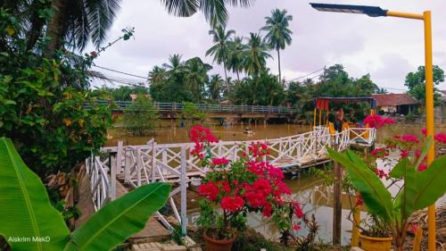 Kampung Teluk Reba Apartment | Dee Riverside Homestay airport kota Bharu