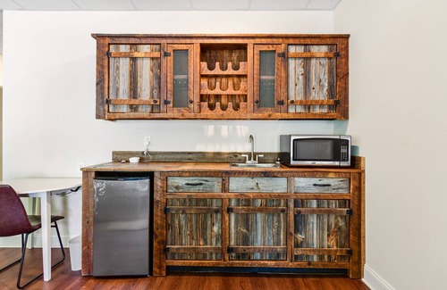 Macon House | Deep Water, Heated Pool, Firepits, Deep Water, Kayaks, Pool Table, Sundeck