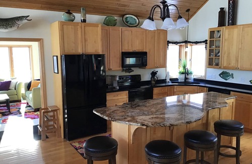 Deerwood Cabin | Deerwood Cabin: Quiet Rustic Lakeside Luxury [Sleeps 11]