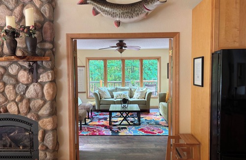 Deerwood Cabin | Deerwood Cabin: Quiet Rustic Lakeside Luxury [Sleeps 11]