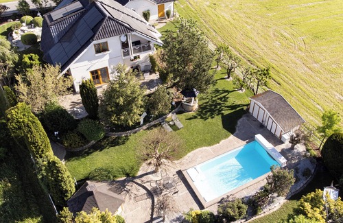 Ahorntal House | Dein Ferienhaus in der Fränkischen Schweiz - mit Sauna, Außenpool und Grillhütte