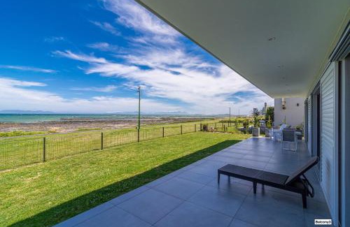 Strand House | DeJa Blue