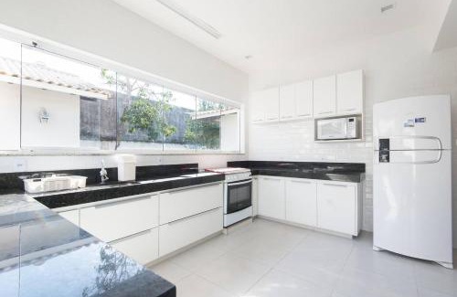 Buzios House | Deliciosa casa em Geribá com hidromassagem e área gourmet