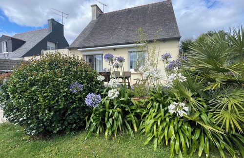 Ploubazlanec House | Delightful 2-bedroom house with WiFi in Ploubazlanec