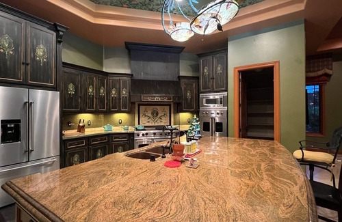 Gilroy Other | Delightful 4 bedroom ranch with poolside kitchen